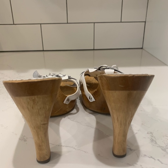 Verbatim Wooden heels with leather flowers nordstrom size 8 - Picture 4 of 9